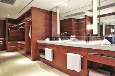 tlshx-chairman-suite-bathroom