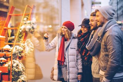 friends window shopping