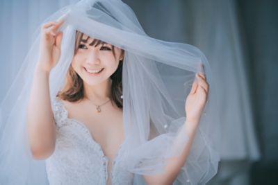 CDHKG_a_touch_of_elegance