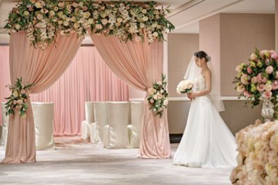 tlhkg-ballroom-wedding-setup.jpg