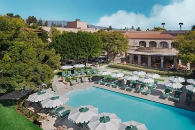Escape from the city’s hustle and bustle with a dip in our heavenly heated swimming pool.