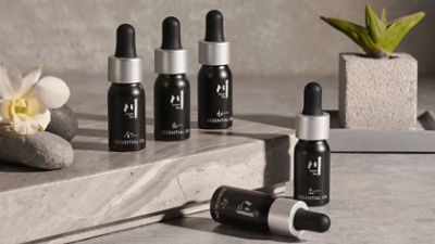 FIVE-ELEMENT ESSENTIAL OILS