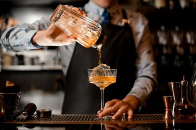 MIXOLOGIST IN A STAY