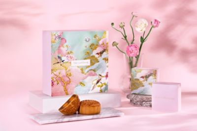 White Lotus Seed  Paste with Double Egg Yolks Mooncake