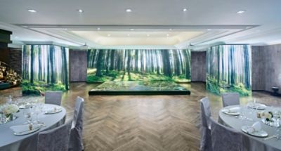 tlhkg-wedding-interior-pink-theme-ballroom-01.jpg