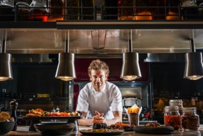 Tom's Sunday Brunch in Jakarta offers you the curated menus from the Michelin-starred chef, Tom Aikens.