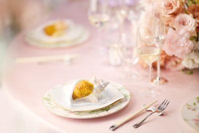 Commemorate your unique milestones and special moments with unparalleled style and sophistication at The Langham, Hong Kong. 