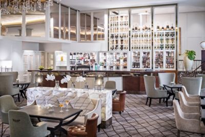 Whether sitting at the bar or cosy on a couch, indulge in Cordis' signature High Tea.