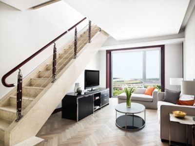 cdhkg_one_bedroom_executive_suite_with_kitchen