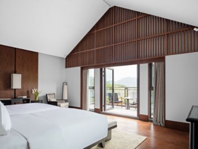 cddql-two-bedroom-lake-view-villa-suite.jpg