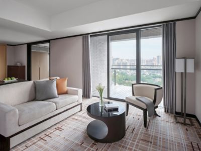 Cordis Foshan hotel room "CLub One-Bedroom Suite" living room