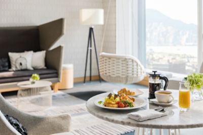 Club Lounge breakfast