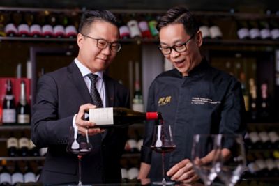 cdhkg-ming-court-and-chinese-kitchen-executive-chef-li-yuet-faat-and-sommelier-noble-li