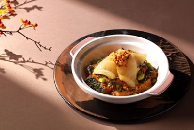 cdhkg-ming-court-crab-tofu-clay-pot