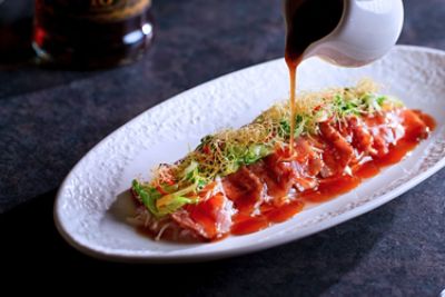 cdhkg-ming-court-wine-infused-elegance-gourmet-menu-15-year-hakka-yellow-wine-A5-wagyu-beef-bean-sprouts-enoki-pan-seared