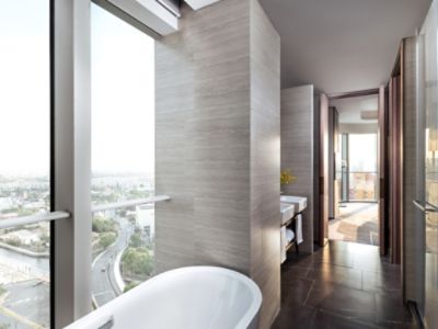Club Premier Suite bathroom