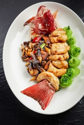 cdshh-ming-court-sauteed-sliced-coral-leopard-mixed-mushroom-shrimp-roe.jpg