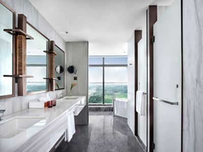 one bedroom suite bathroom