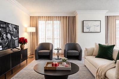 Suite living room