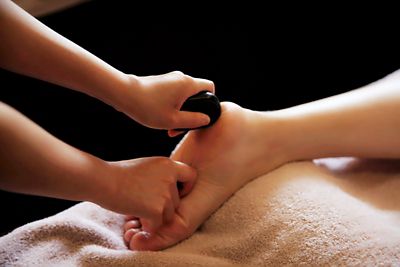 lhr-treatment-chuan-foot-massage-02.jpg
