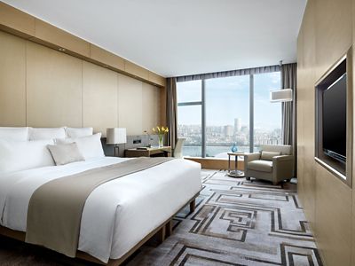 lpcan-executive-river-view-room.jpg