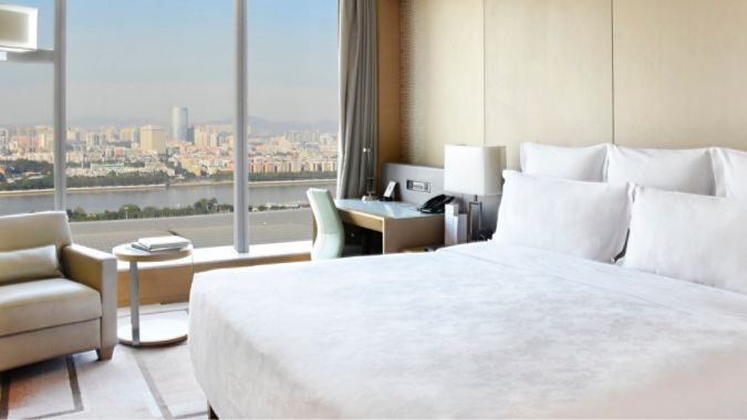 Langham shop blissful pillow