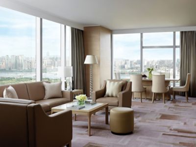 lpcan-arrival-lobby.jpg