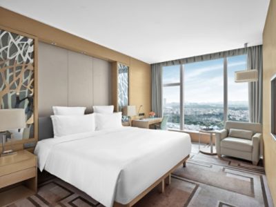 lpcan_deluxe_city_view_king_room_1_2024.jpg.jpg
