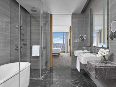 lpcan_executive_suite_bathroom_2024.jpg.jpg