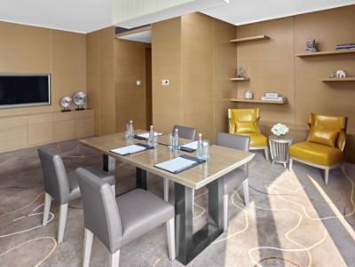 lpcan_langham_suit_meeting_room_2024.jpg.jpg