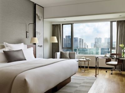lpnbo-junior-suite-bedroom.jpg