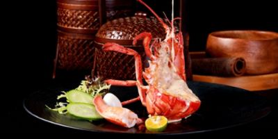 lpxia-ming-court-highlighted-dish-boston-lobster-thermidor-with-japanese-sesame-salad-sauce.jpg