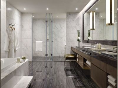 rescan-chairman-suite-bathroom.jpg