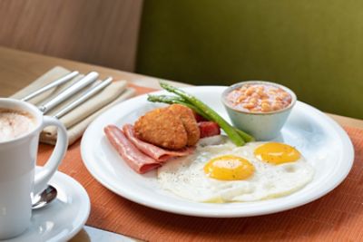 Key visual for stay offer "Book Directly. Double the Breakfast."