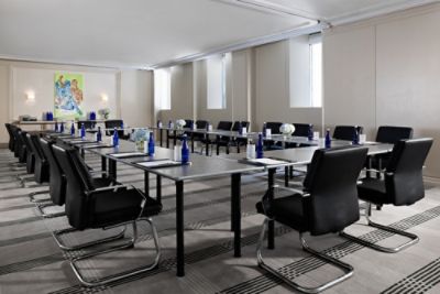 Madison - Meeting Room & Corporate Event Venue - flexible contemporary venue with natural sunlight and elegant fixtures.