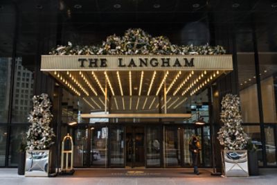 The Langham, Chicago festively decorated lobby with a Christmas tree