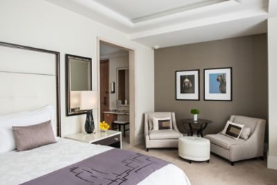 The Langham Chicago Luxury Hotel Deluxe Premier River Room Bedroom