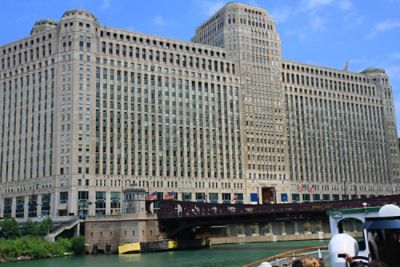 The Merchandise Mart, Chicago's Attraction for business and shopping