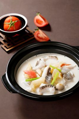 tlhak-tang-court-braised grouper head with roasted pork and mushroom​.jpg