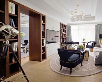 tlhkg-director-suite-living-room.jpg