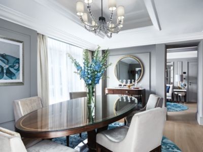 Tlhkg-harmony-suite-dining-room-with-painting.jpg
