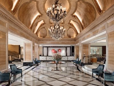 An elegant, court-like lobby welcomes you to he Langham, Hong Kong, a 5-star luxury hotel located in the heart of Kowloon. 