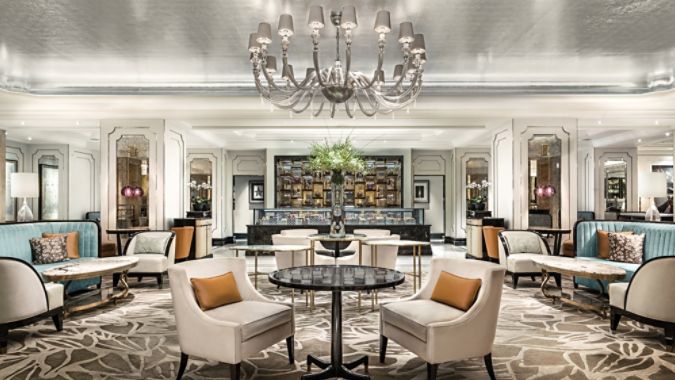 https://assets.langhamhotels.com/is/image/langhamhotelsstage/tlhkg-palm-court-01:Medium?wid=675&hei=380