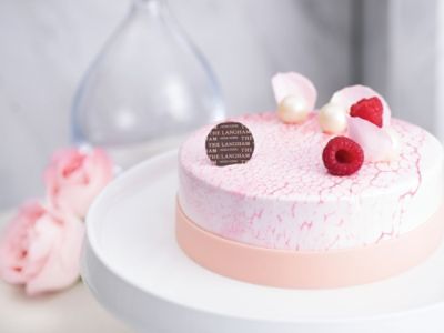 tlhkg-palm-court-lychee-and-rosewater-mousse-cake.jpg