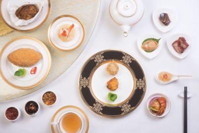 Enjoy artisanal cocktails, bespoke Afternoon Tea or 3 Michellin-Starred Cantonese cuisine at our bars and restaurants.