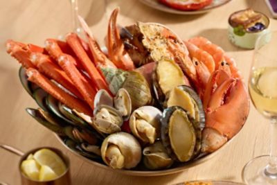 tlhkg-the-food-gallery-seafood-on-ice.jpg