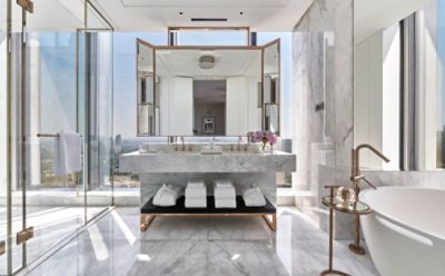tljkt-executive-cityscape-room-bathroom-02.jpg