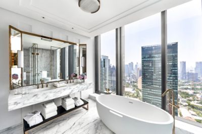 tljkt-executive-king-bathroom-02.jpg