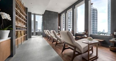 The lavish spa lobby merges Chinese elements with a cozy modern design. Get relaxed by the spectacular views of Jakarta.