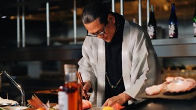 https://assets.langhamhotels.com/is/image/langhamhotelsstage/tljkt_morimoto_chef_action2